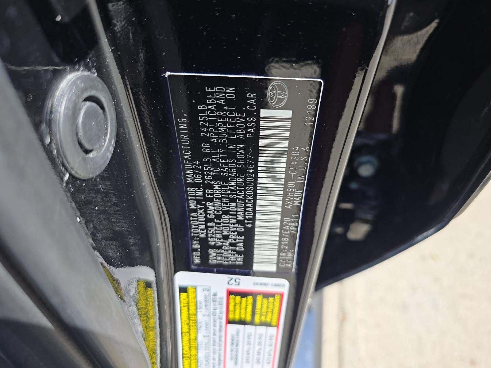 2025 Toyota Camry SE FWD