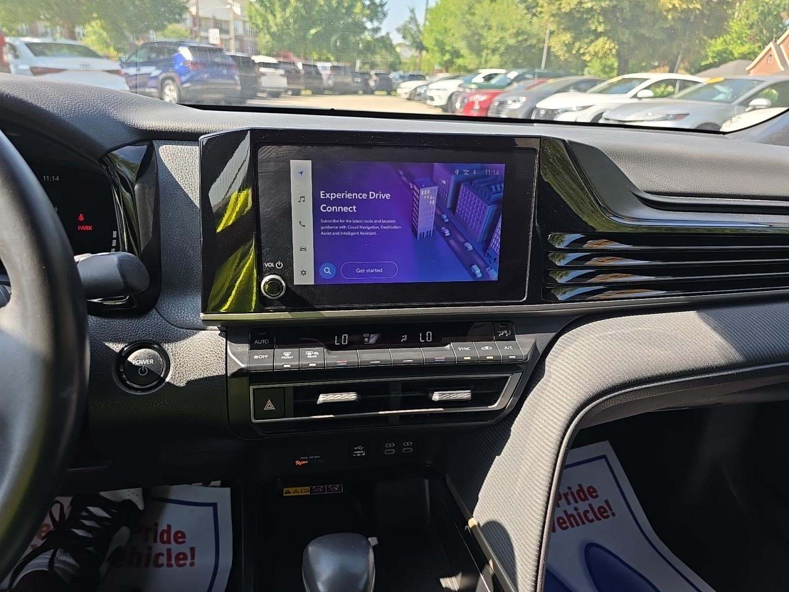 2025 Toyota Camry SE FWD