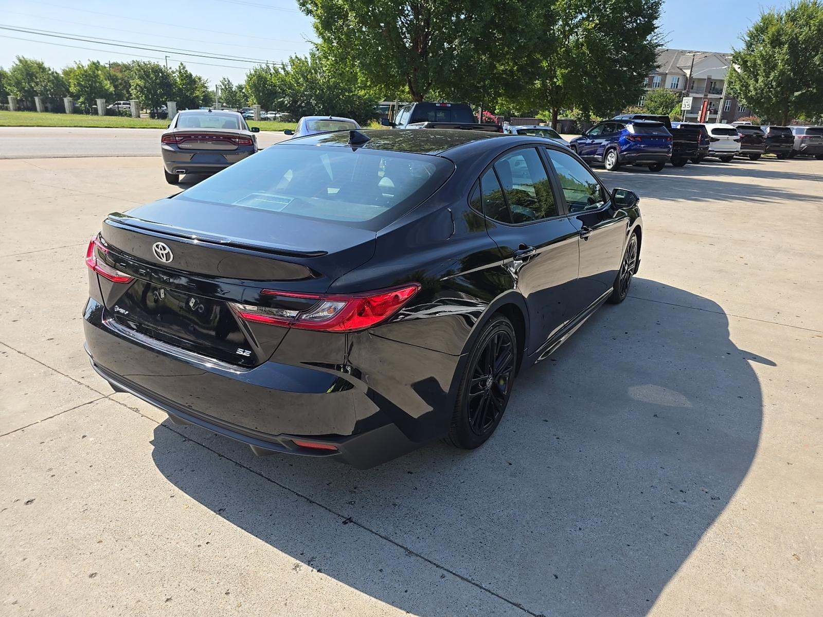 2025 Toyota Camry SE FWD