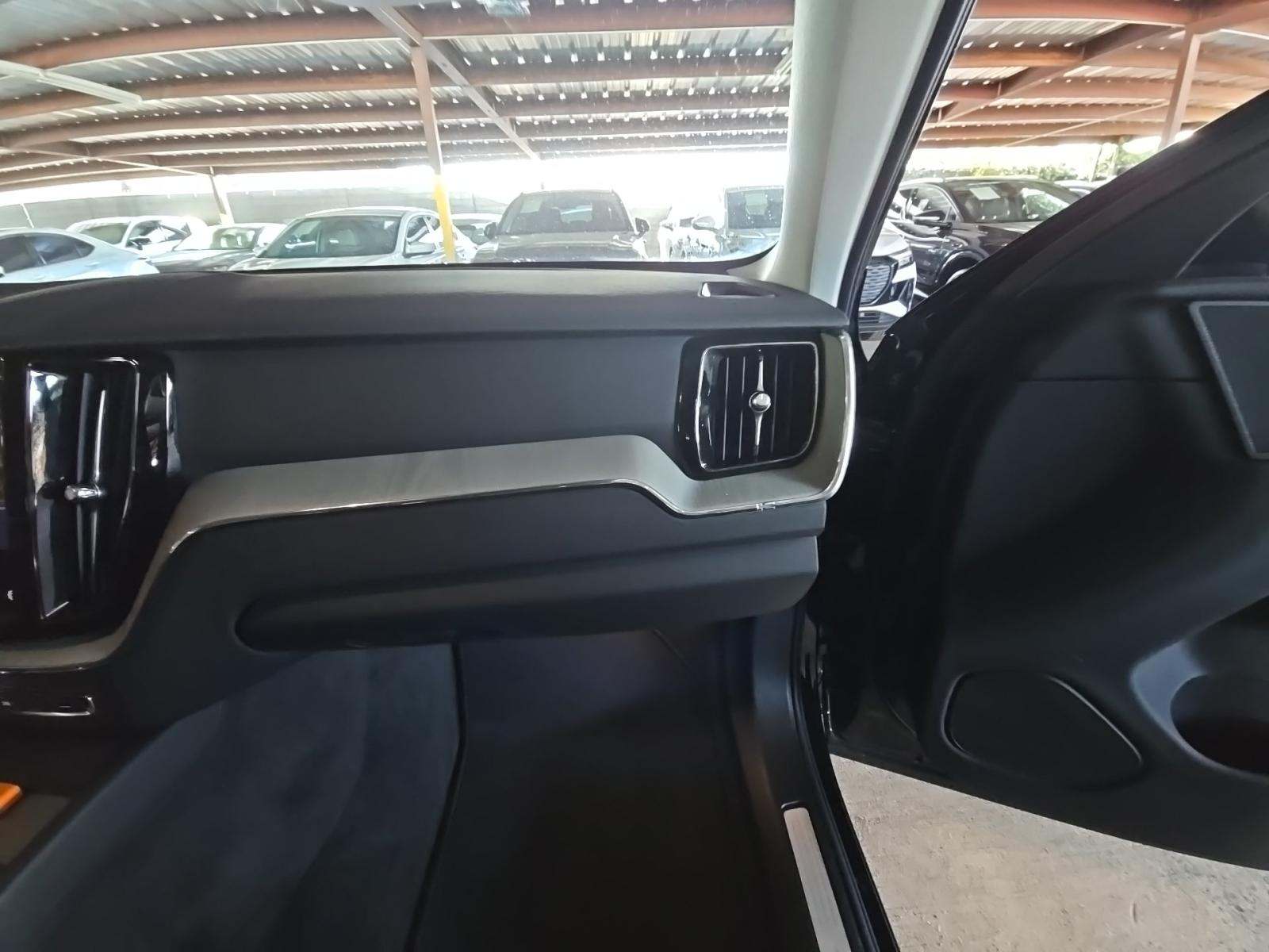 2025 Volvo XC60 B5 Plus AWD