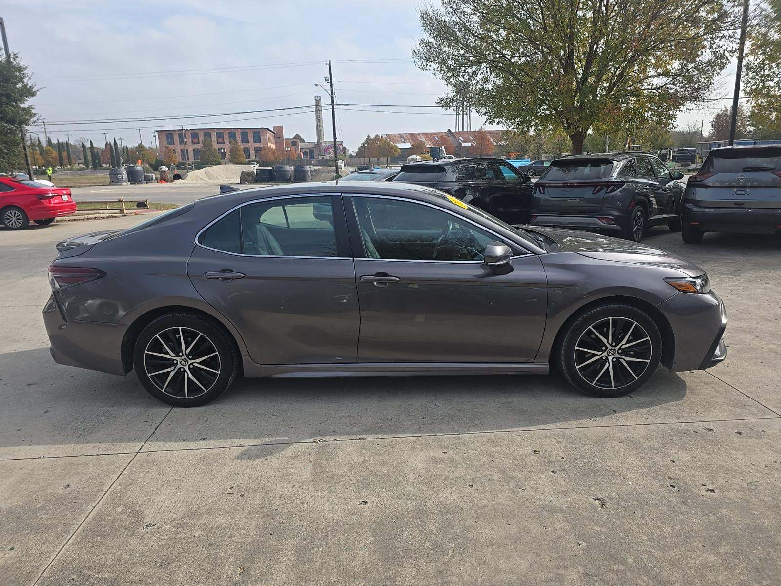 2023 Toyota Camry SE FWD