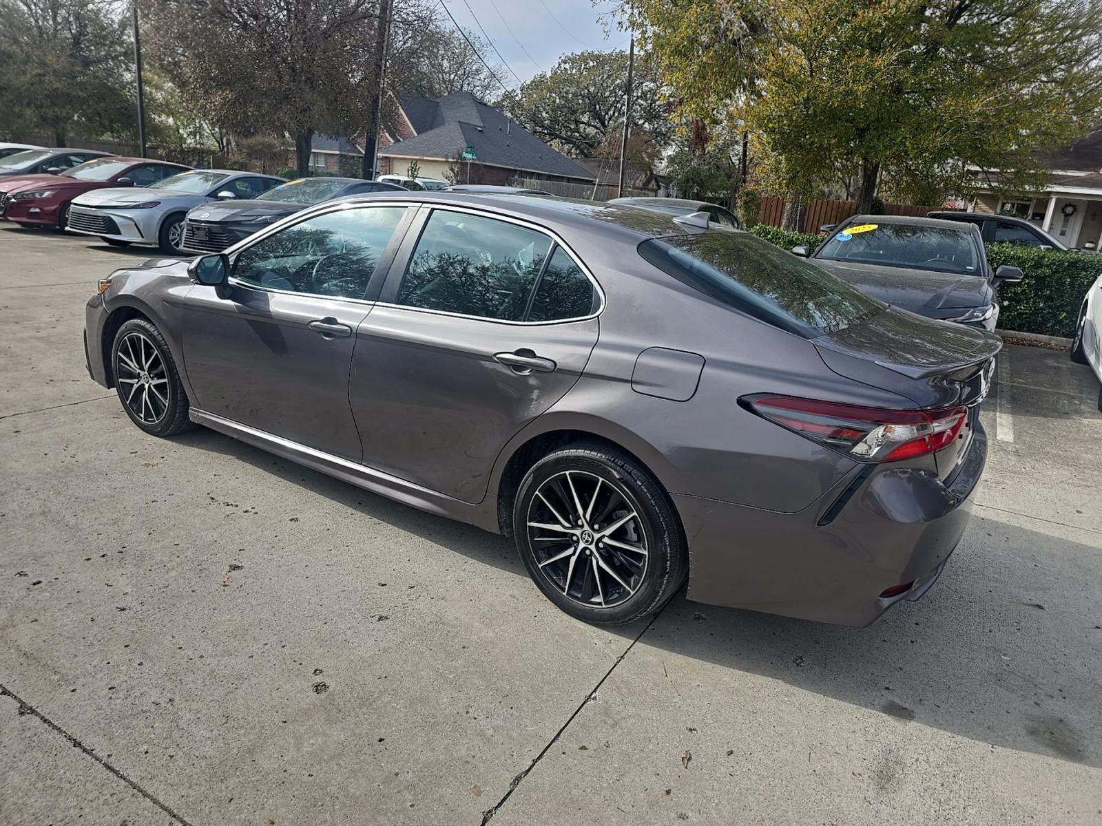 2023 Toyota Camry SE FWD