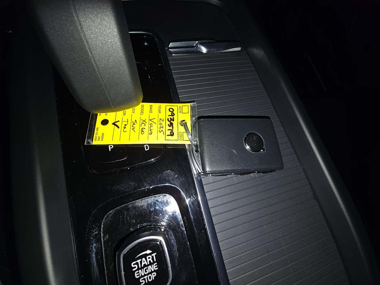 2025 Volvo XC60 B5 Core AWD