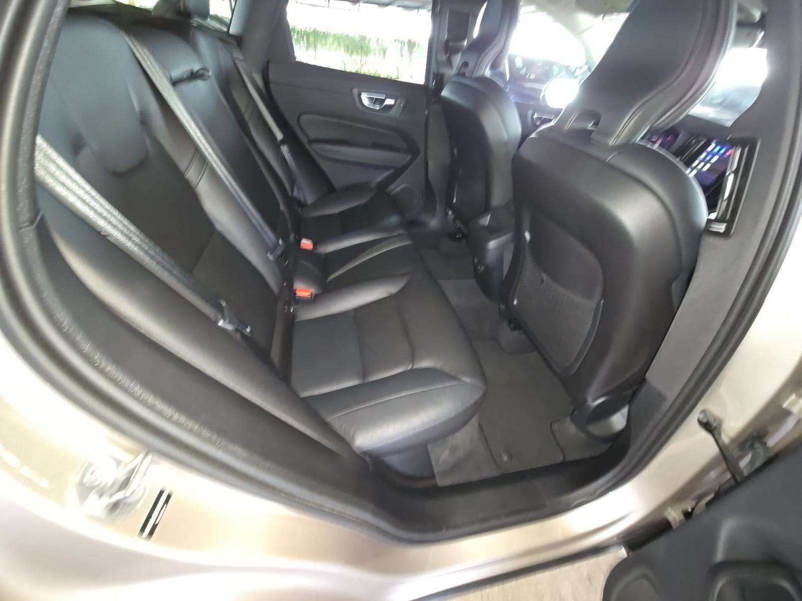 2025 Volvo XC60 B5 Core AWD