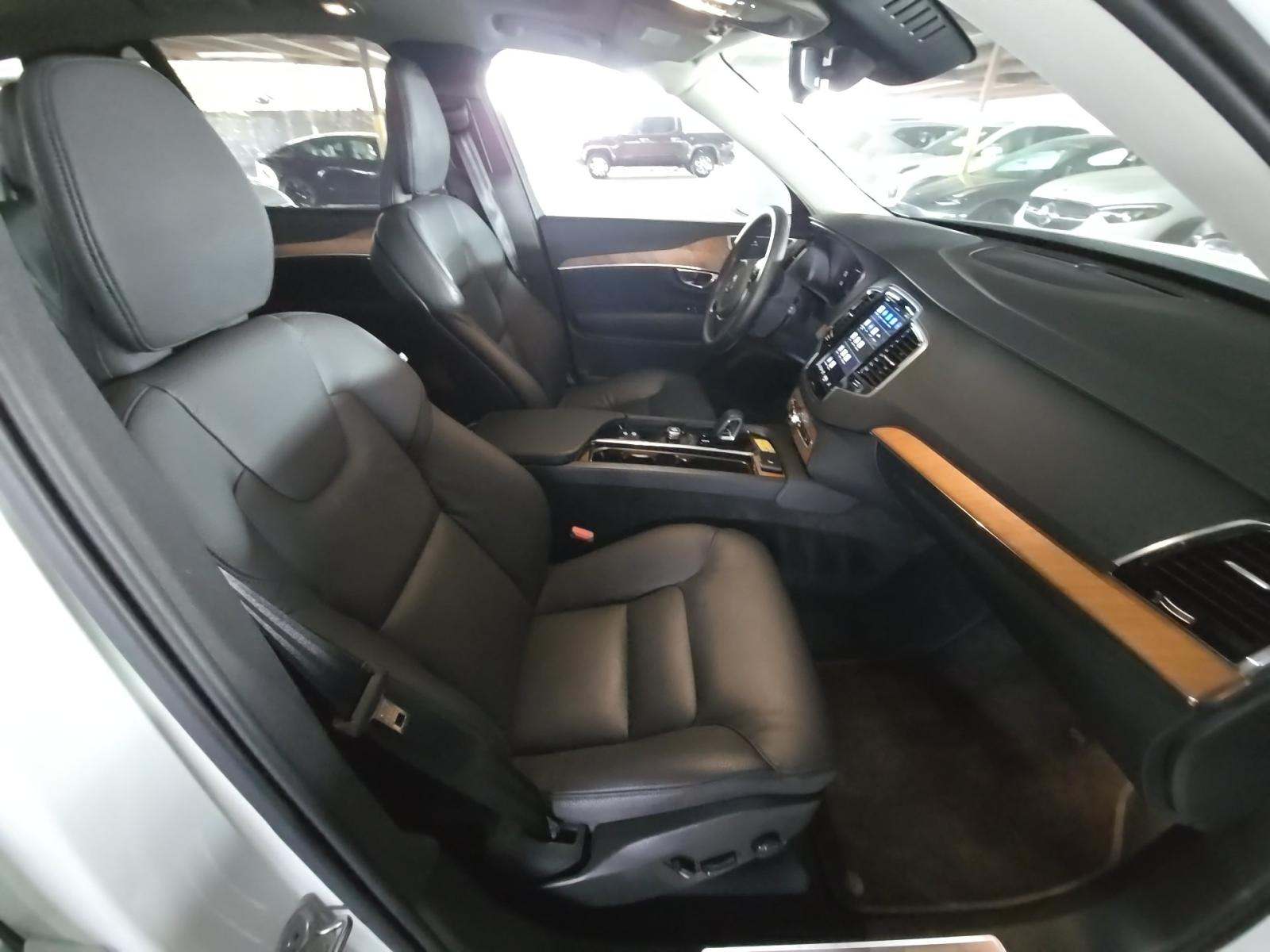 2025 Volvo XC90 B6 Plus AWD