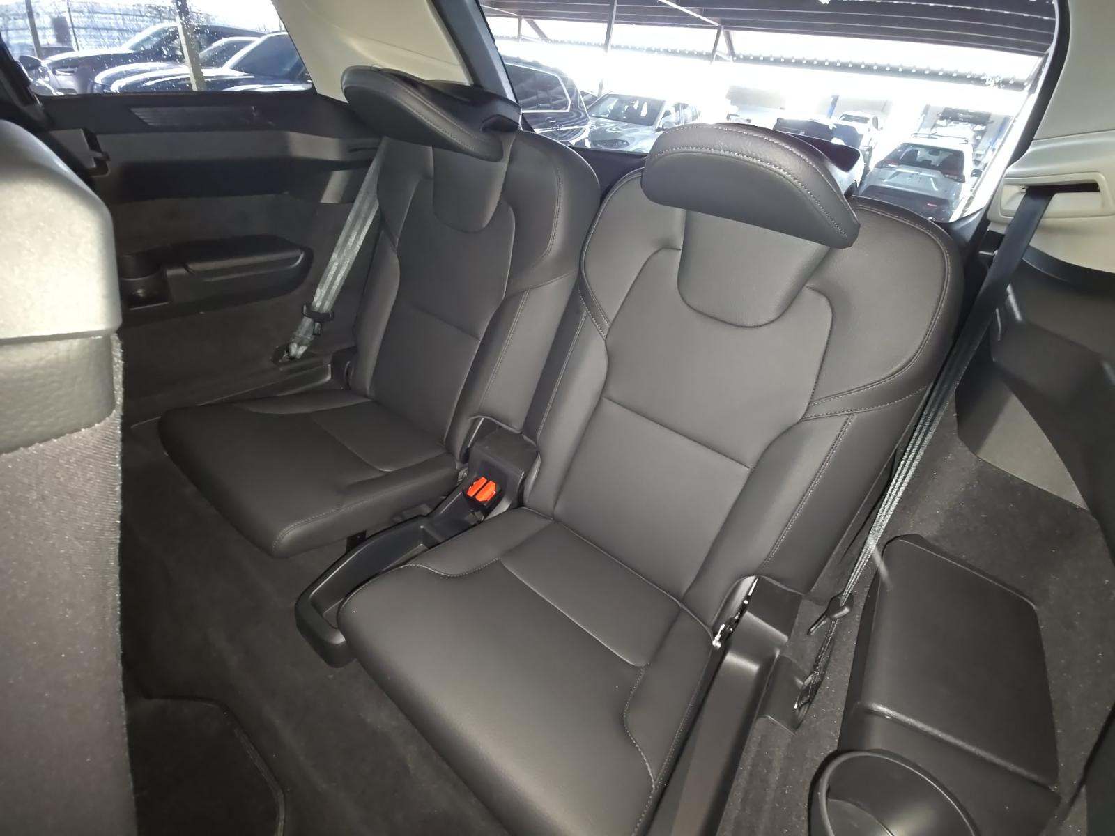 2025 Volvo XC90 B6 Plus AWD