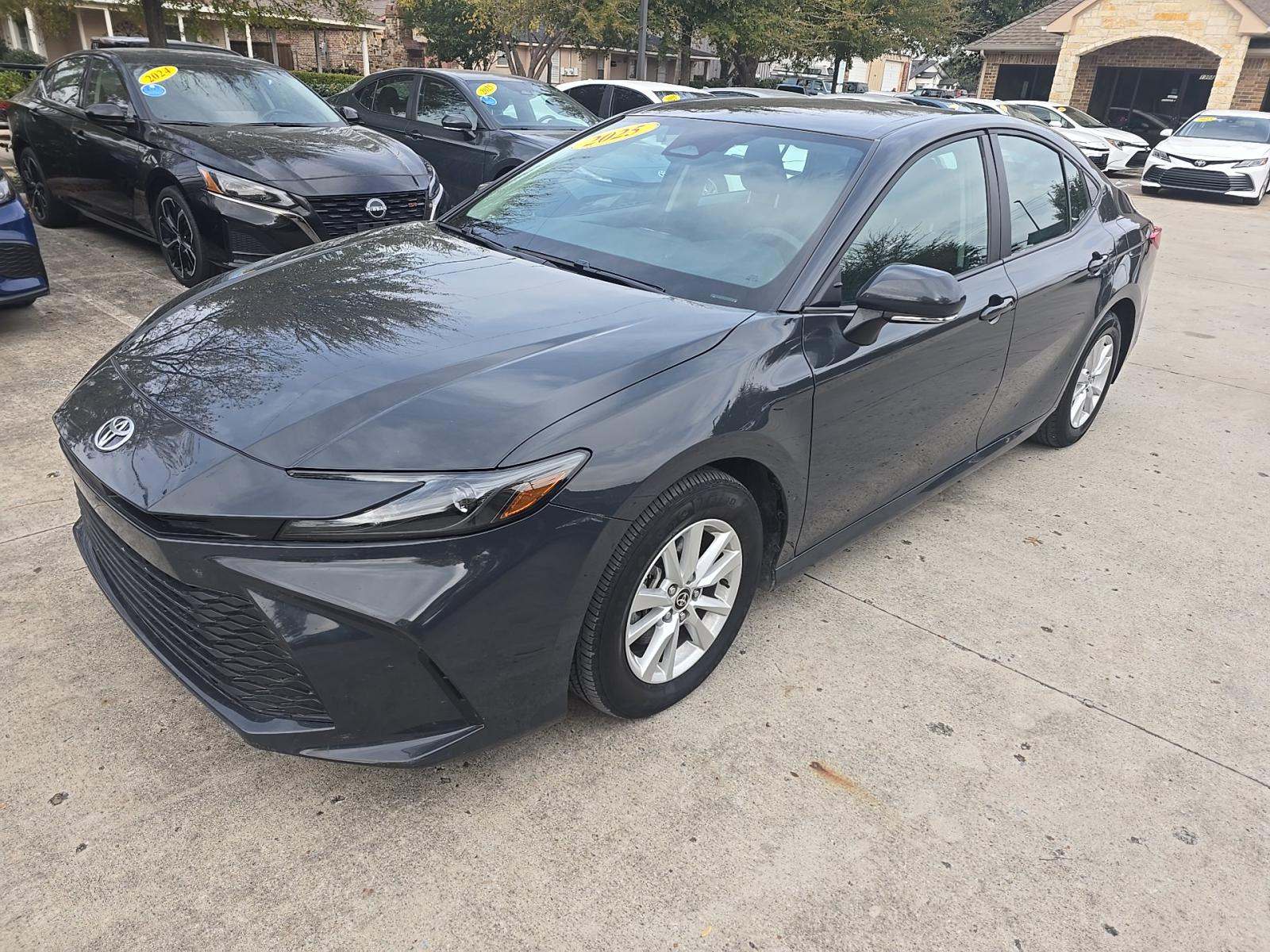 2025 Toyota Camry LE FWD