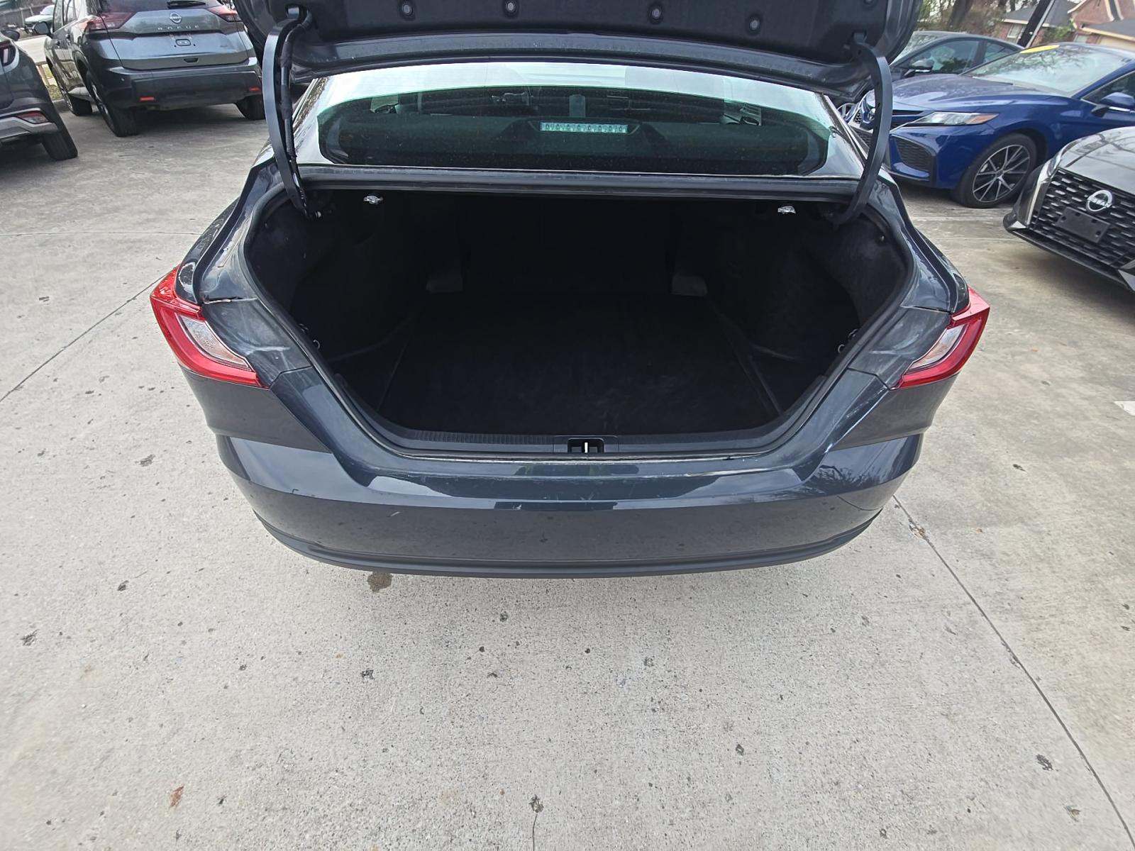 2025 Toyota Camry LE FWD