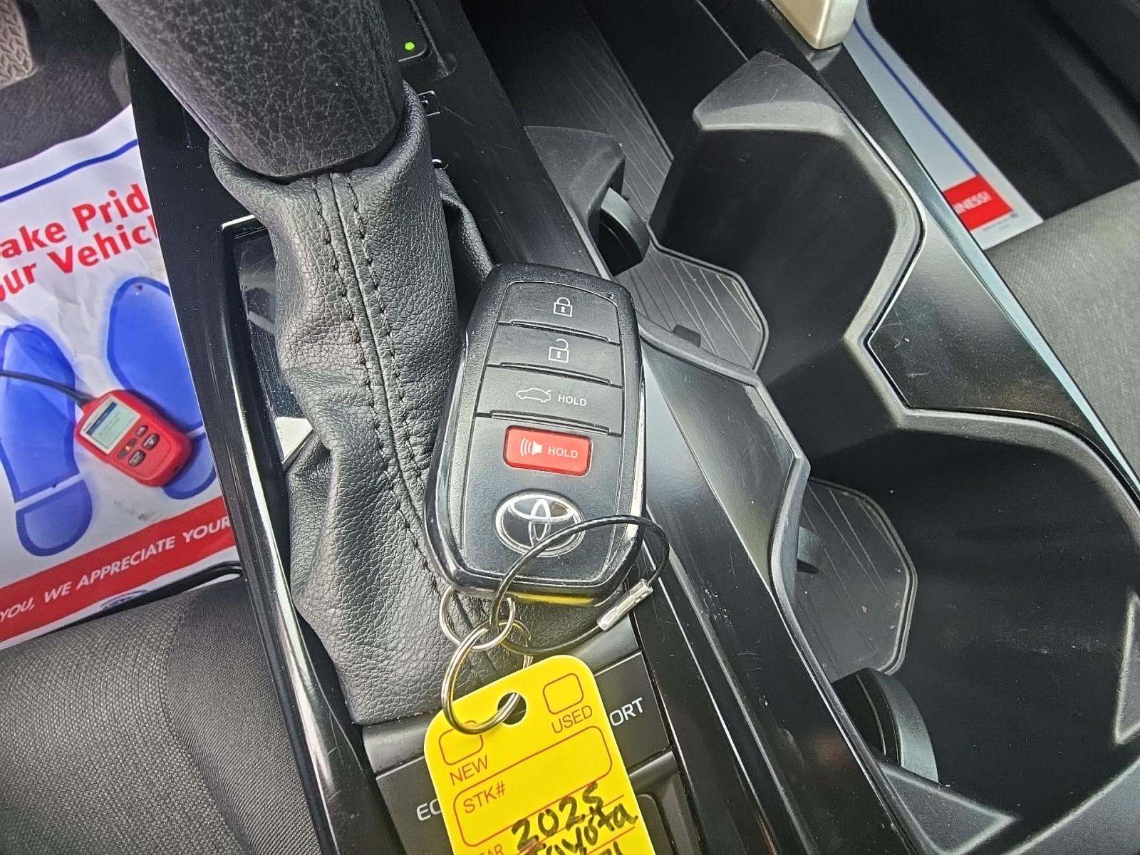 2025 Toyota Camry LE FWD