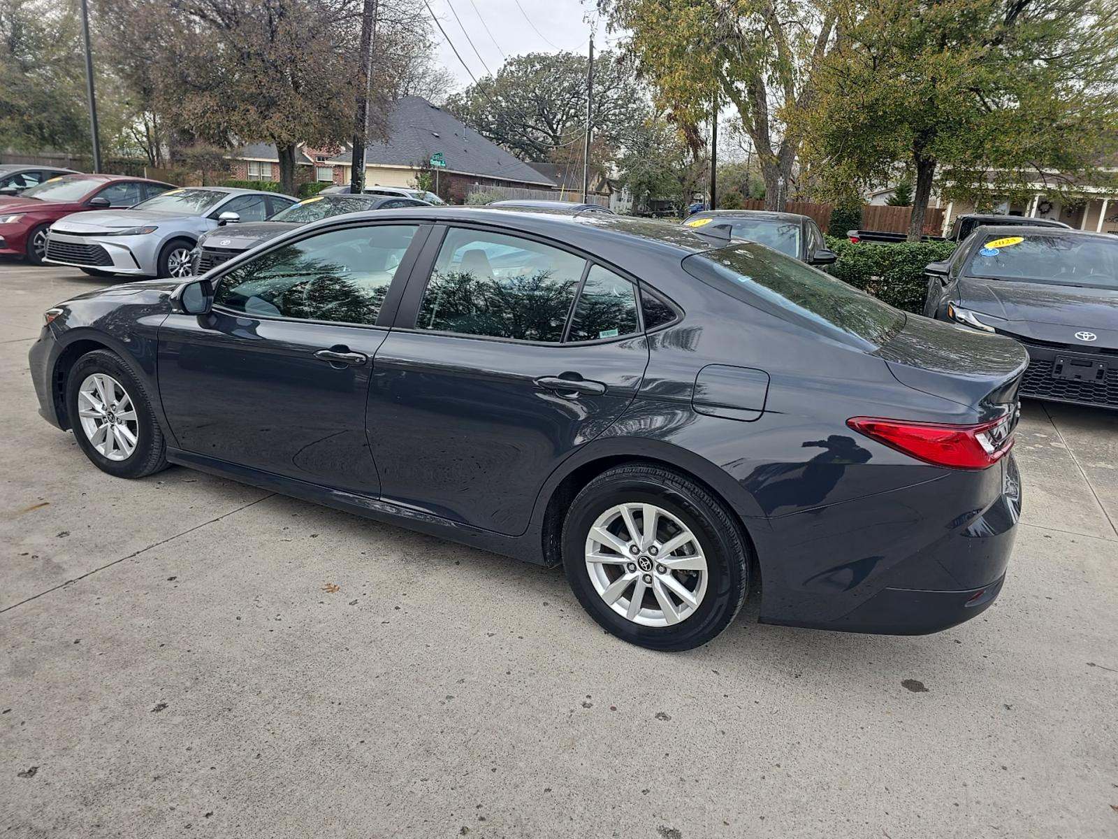 2025 Toyota Camry LE FWD
