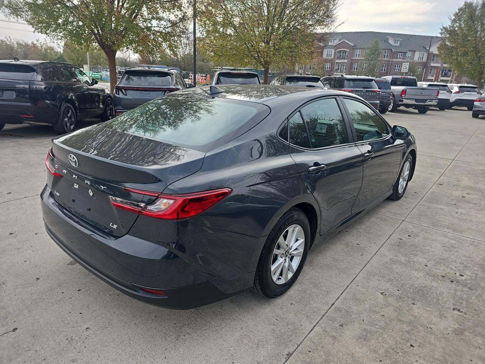 2025 Toyota Camry LE FWD