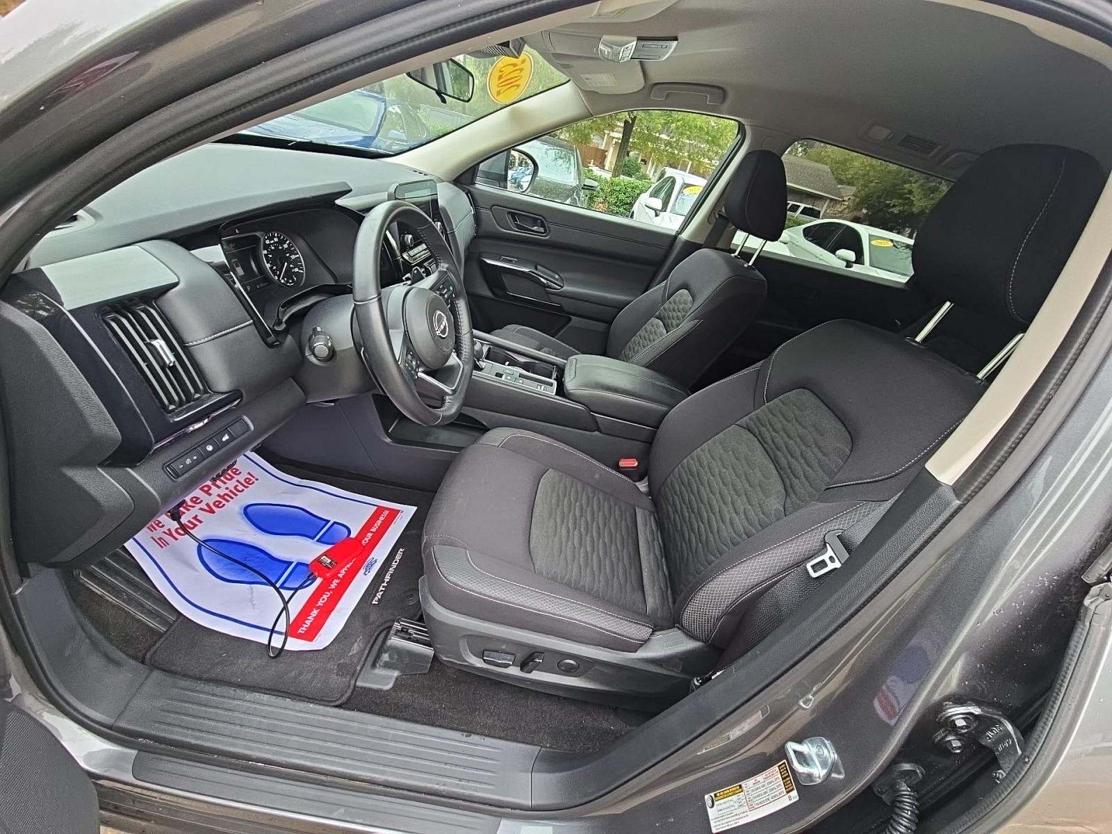 2025 Nissan Pathfinder SV FWD