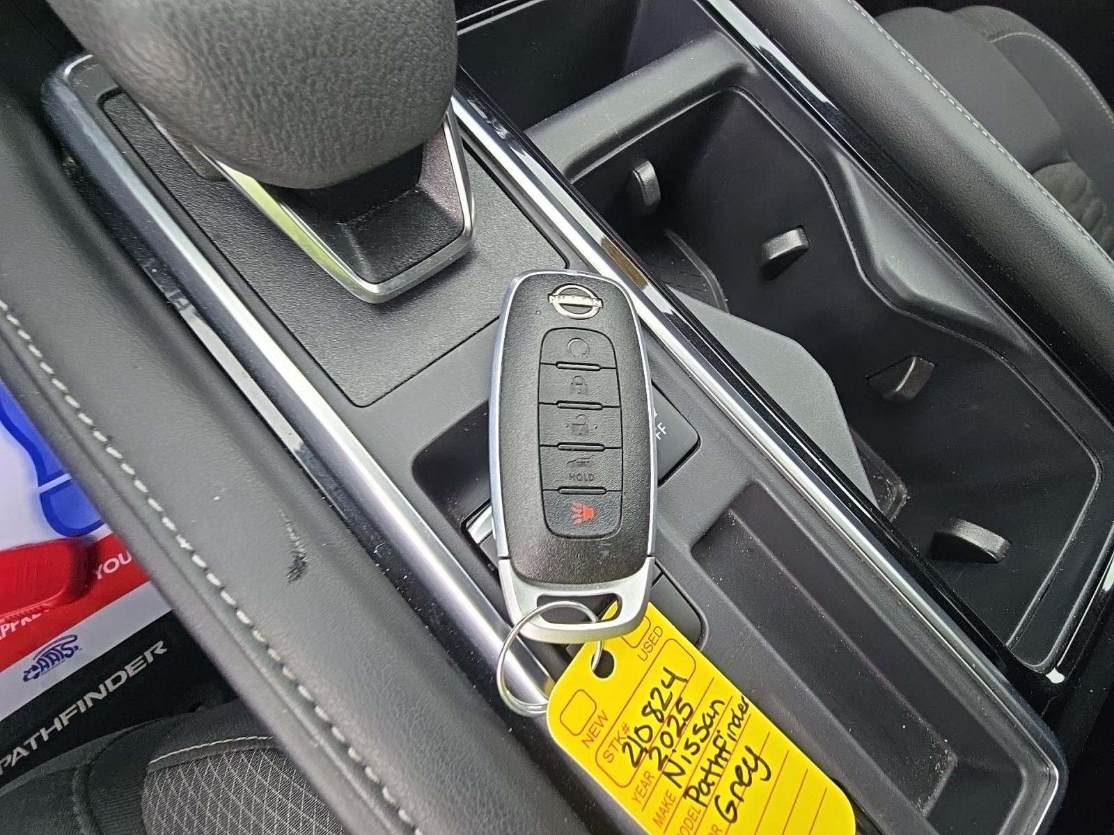 2025 Nissan Pathfinder SV FWD