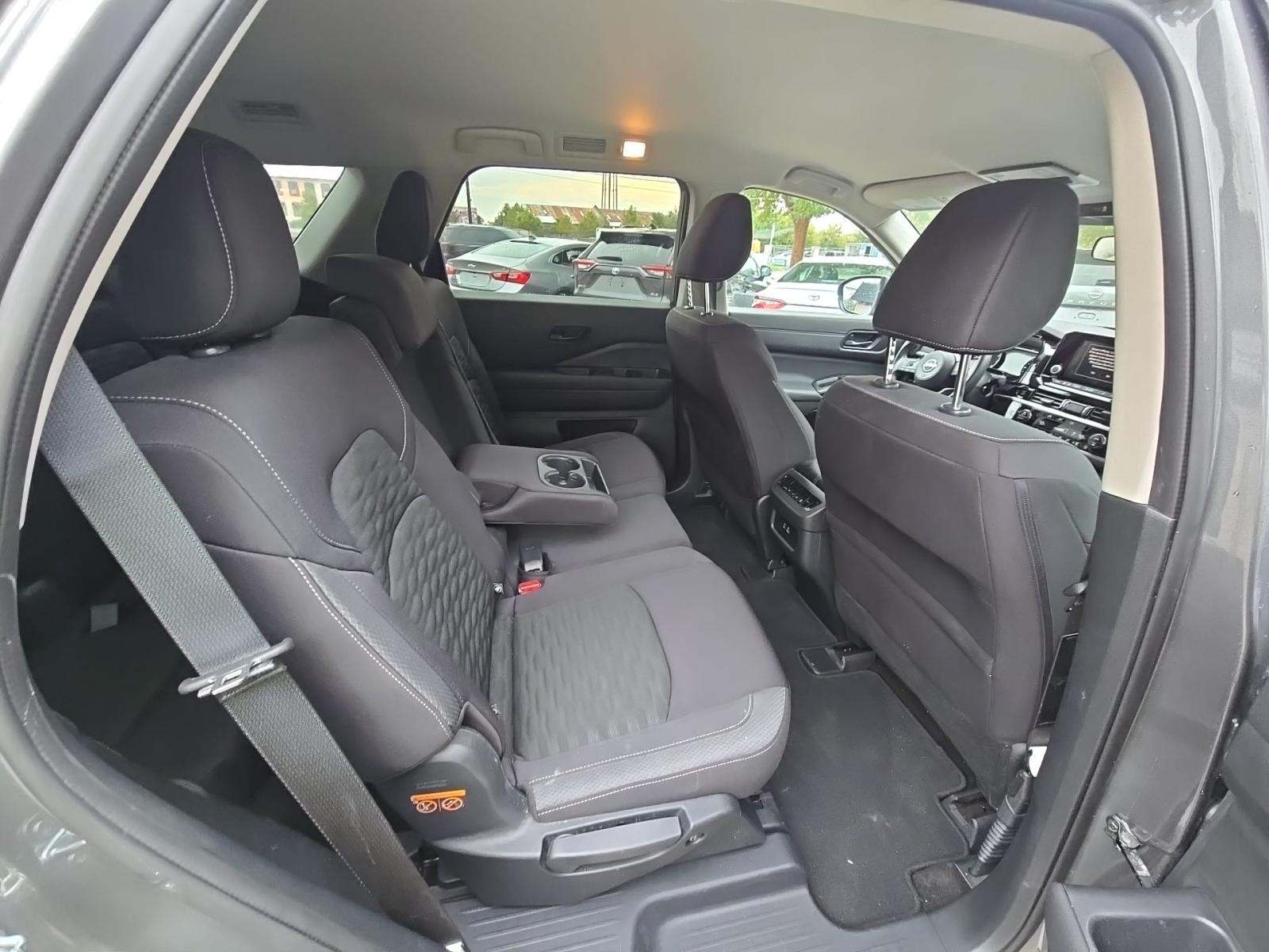 2025 Nissan Pathfinder SV FWD