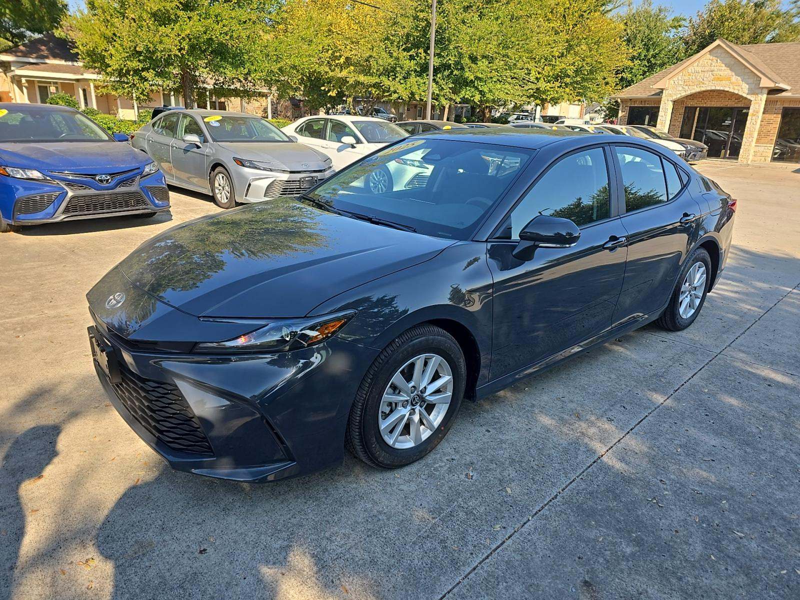 2025 Toyota Camry LE FWD