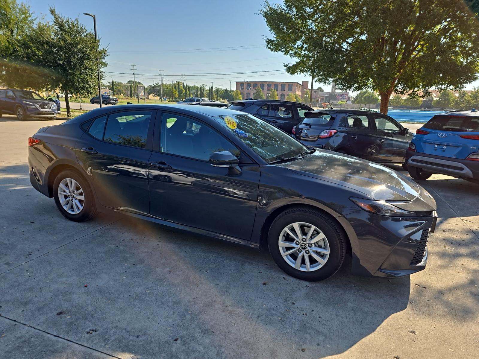 2025 Toyota Camry LE FWD