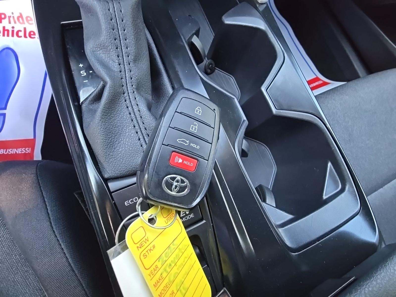 2025 Toyota Camry LE FWD