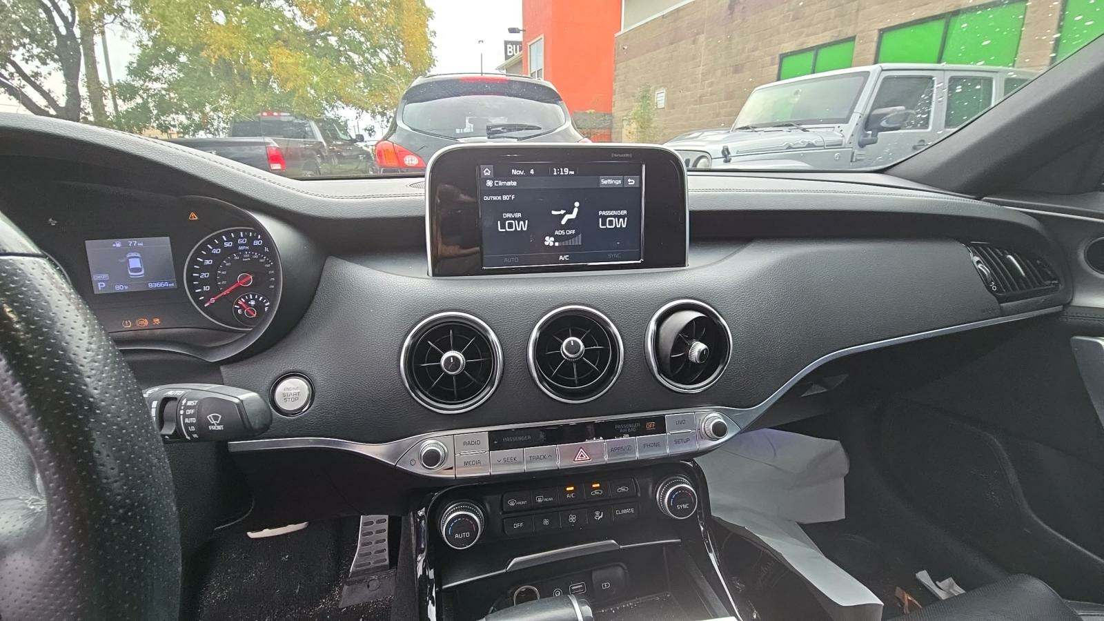 Kia Stinger GT снимка Kia Stinger GT