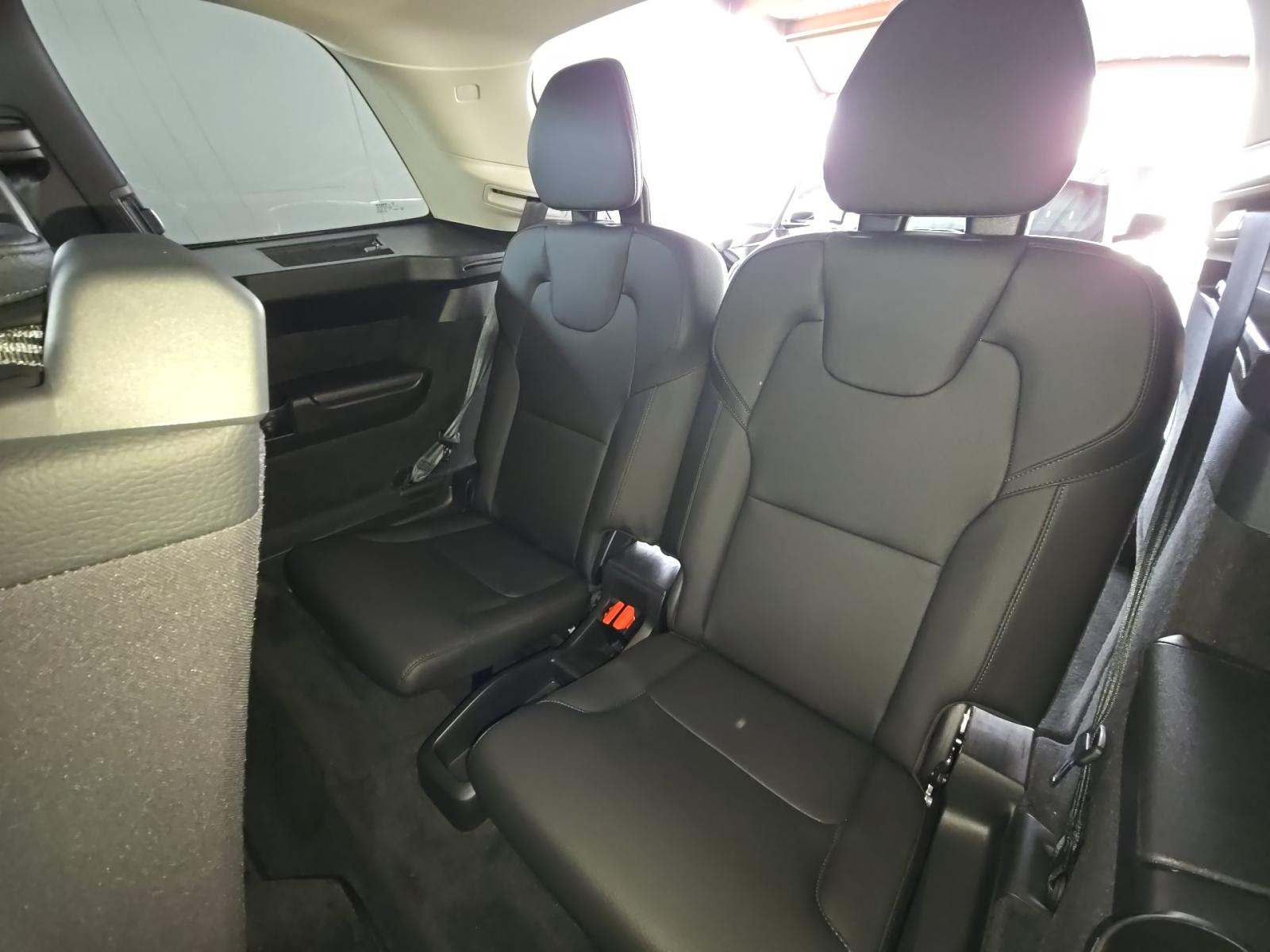 2025 Volvo XC90 B6 Plus AWD