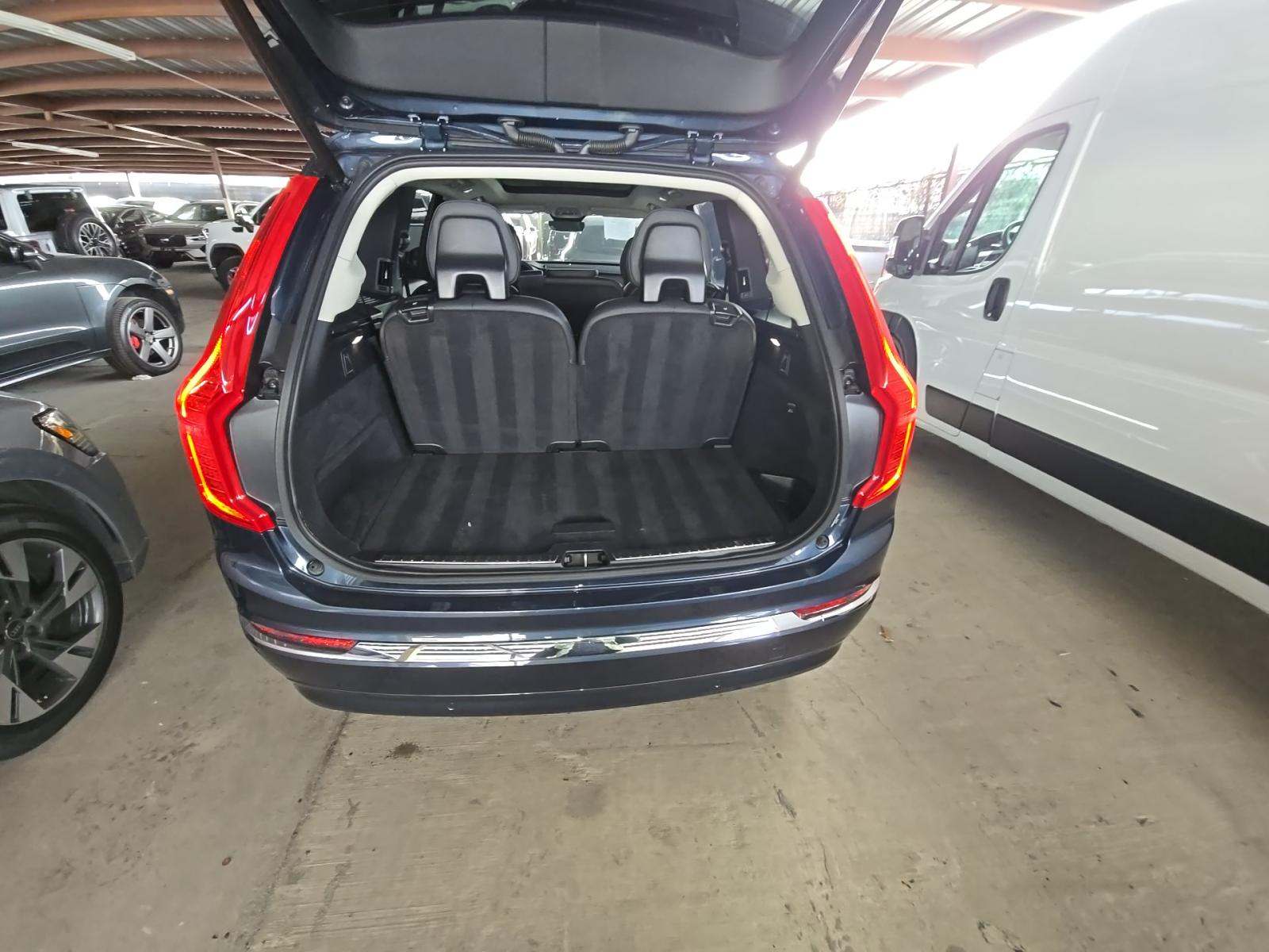 2025 Volvo XC90 B6 Plus AWD