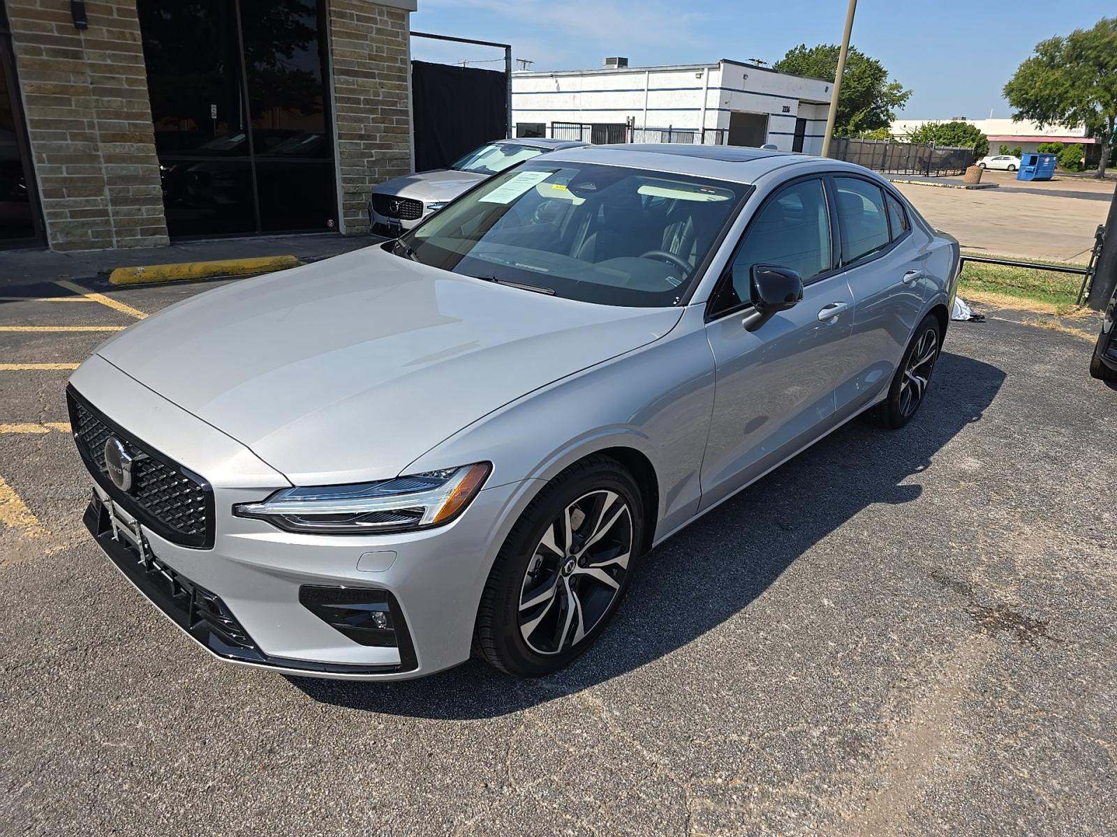 2025 Volvo S60 B5 Core AWD