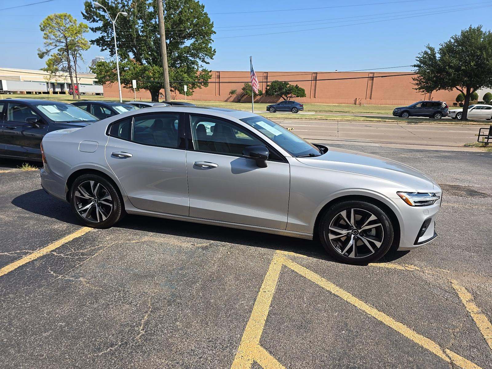2025 Volvo S60 B5 Core AWD