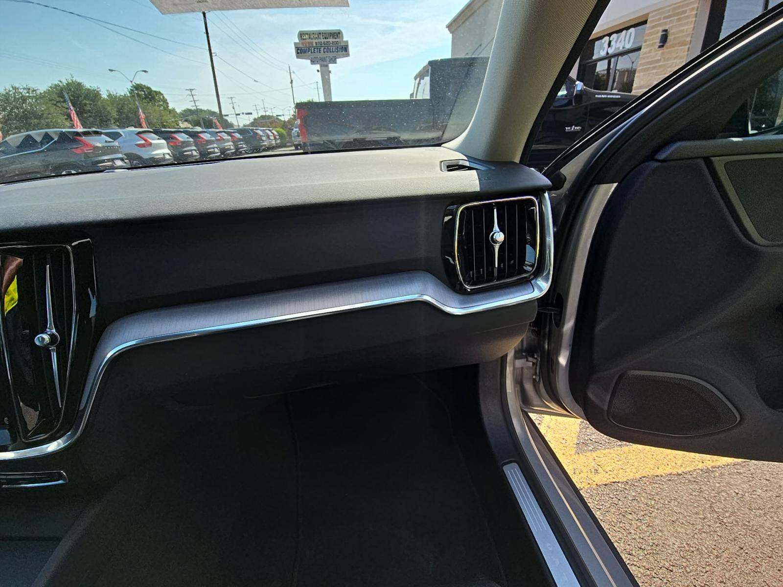 2025 Volvo S60 B5 Core AWD