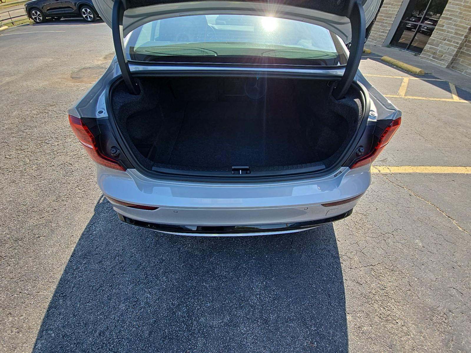 2025 Volvo S60 B5 Core AWD