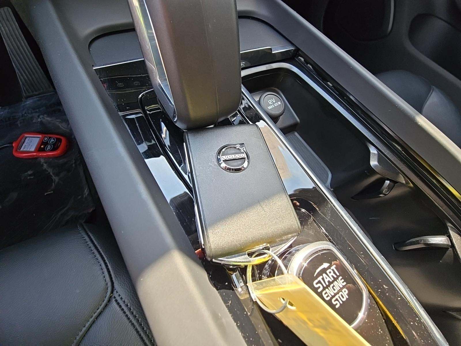 2025 Volvo S60 B5 Core AWD