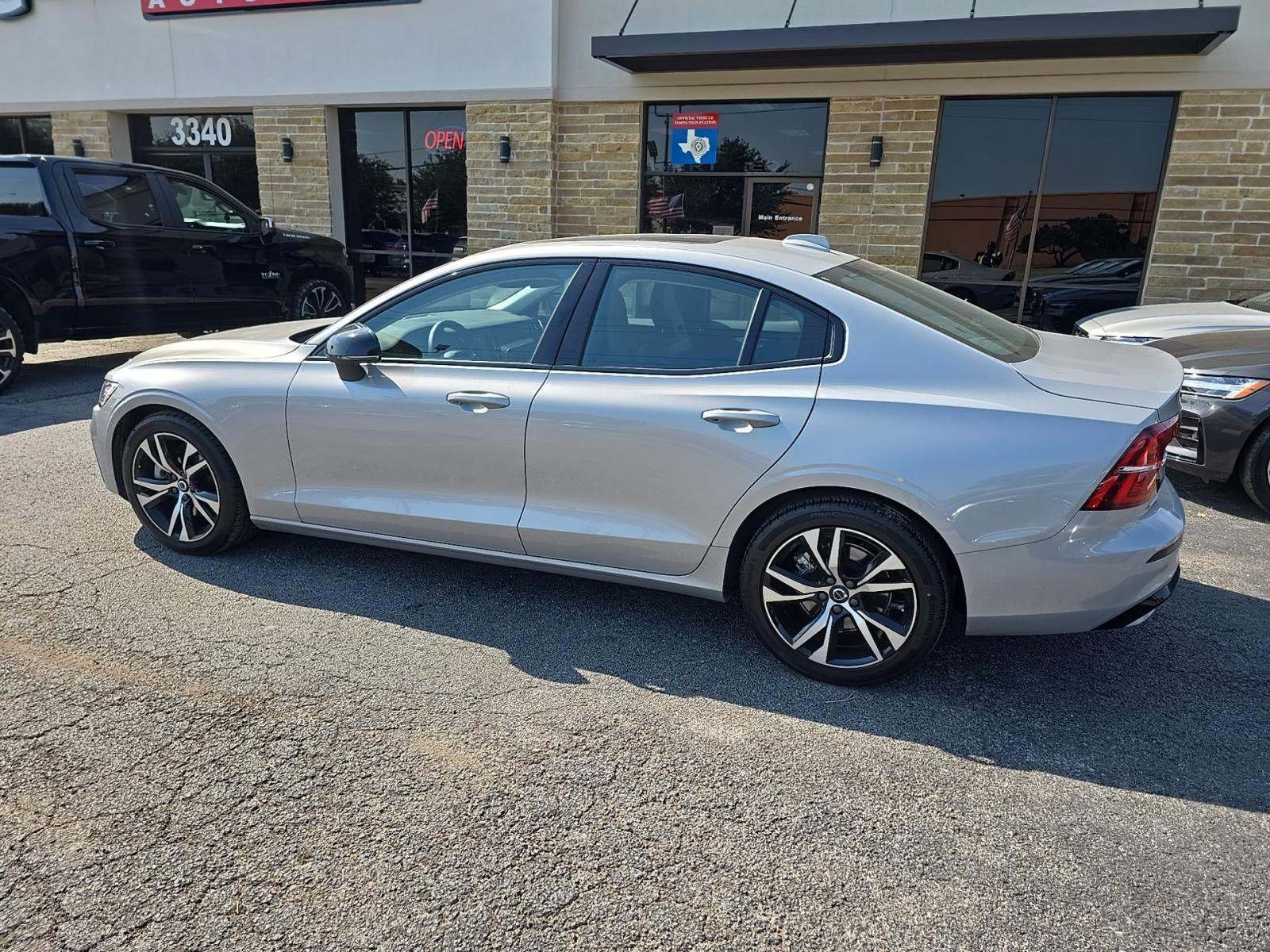 2025 Volvo S60 B5 Core AWD