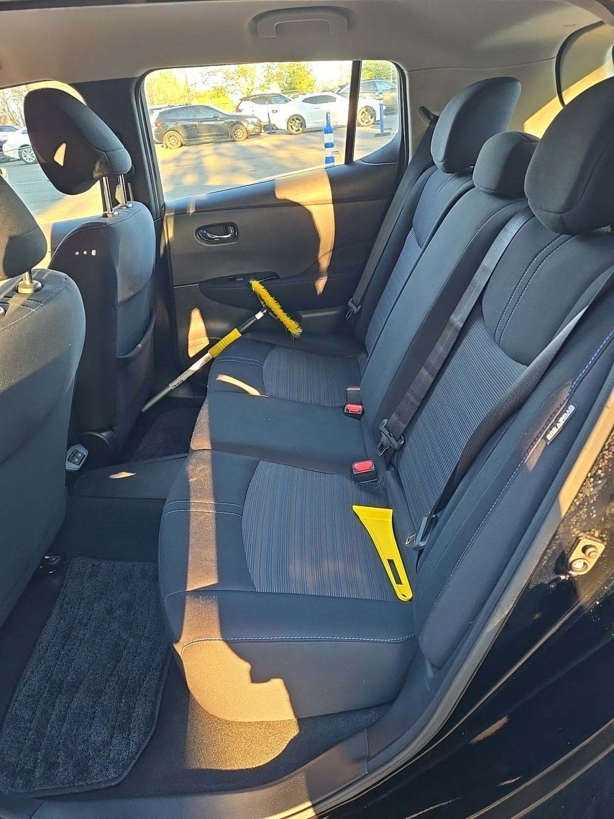 2020 Nissan LEAF SV FWD