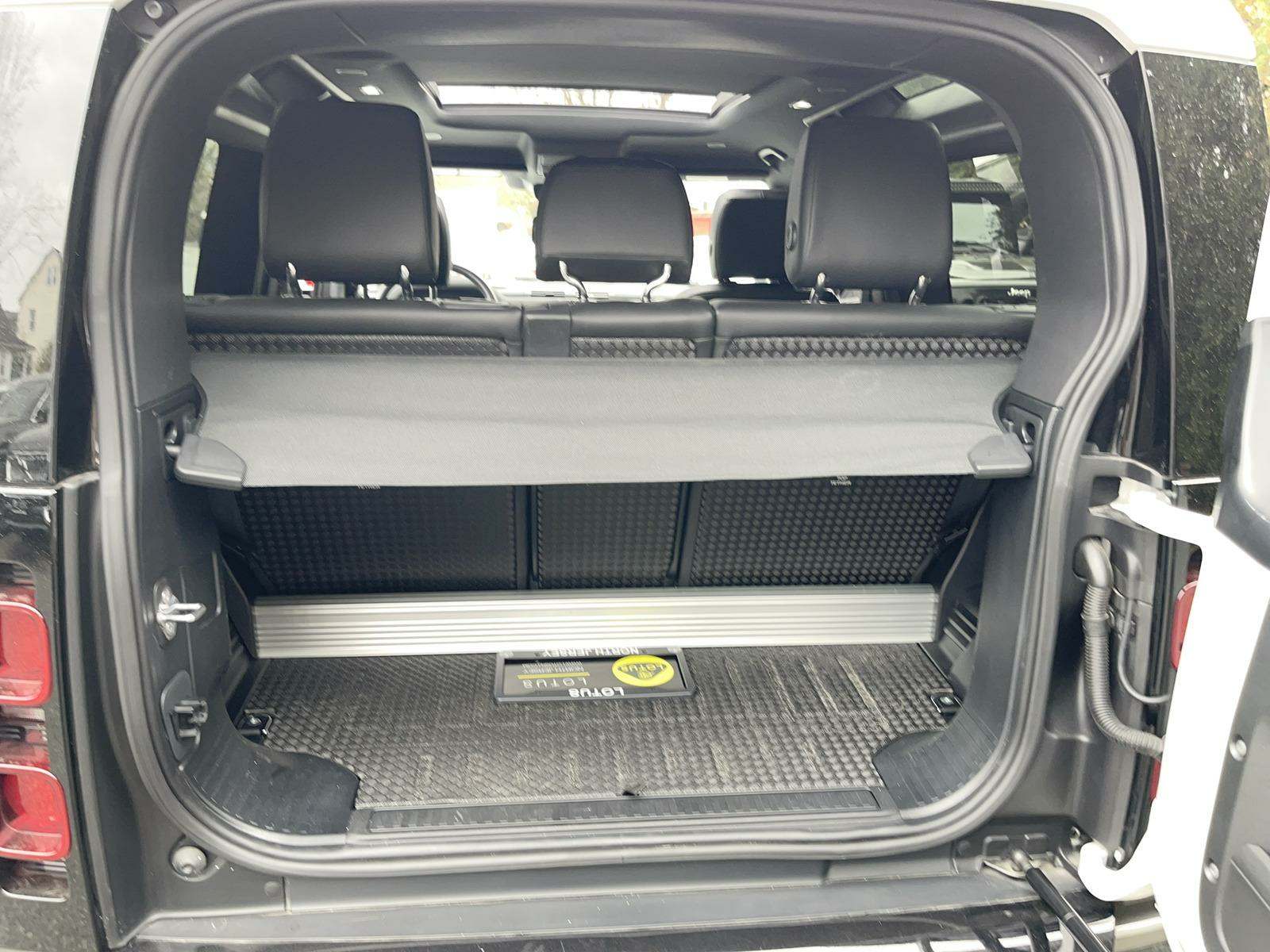 2022 Land Rover Defender 90 X-Dynamic S AWD