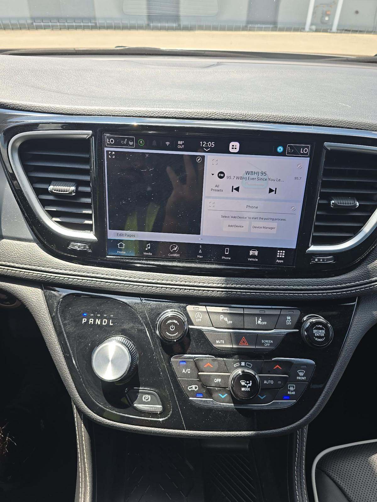 2026 Chrysler Pacifica Limited FWD