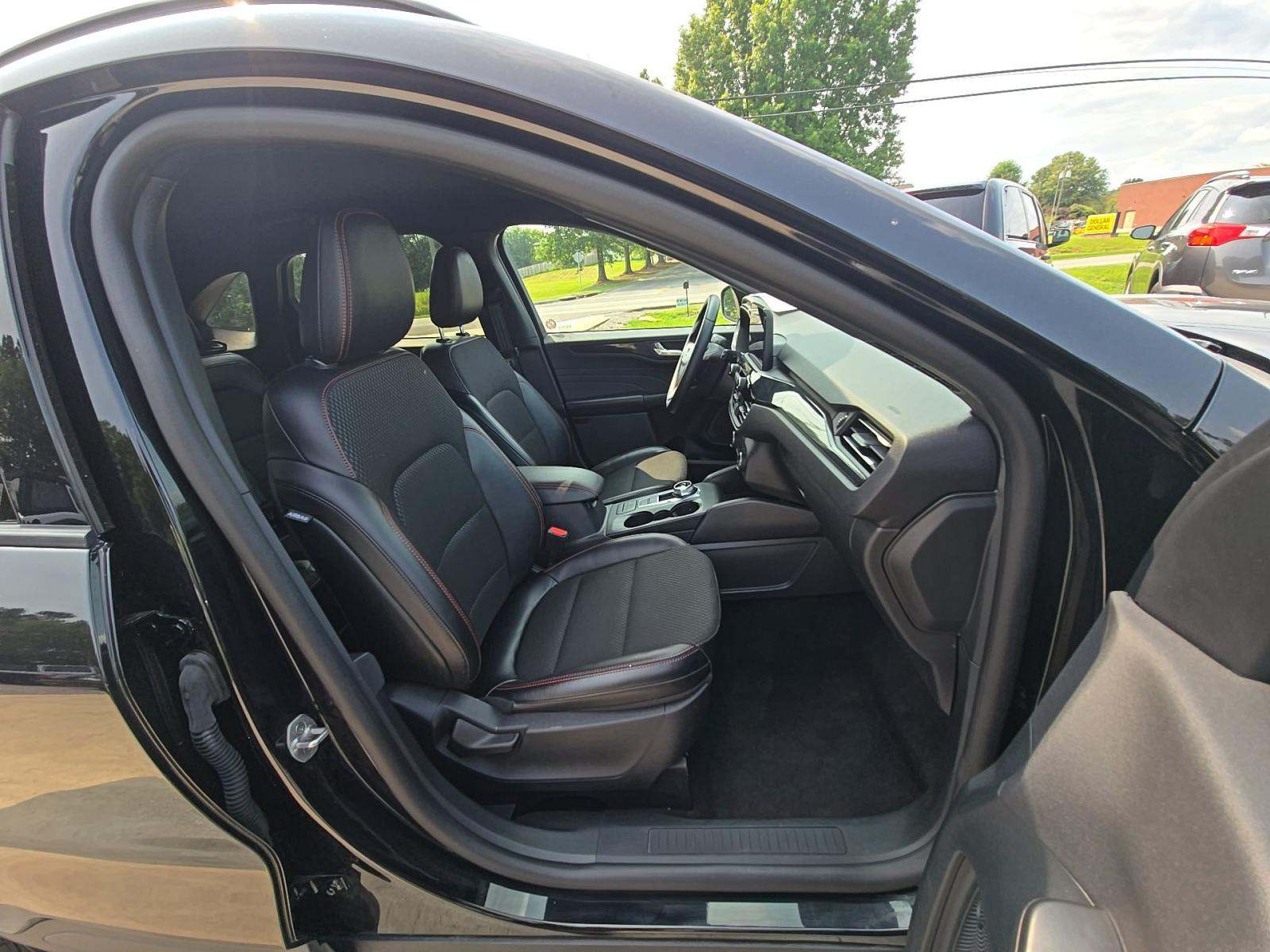 2025 Ford Escape ST-Line AWD