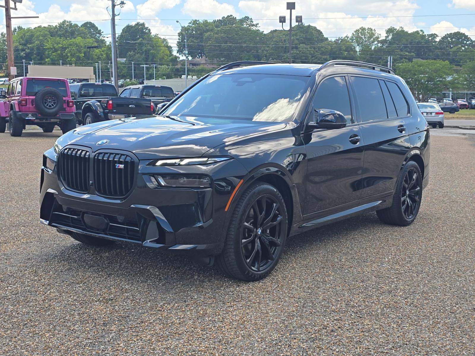 2025 BMW X7 M60i AWD