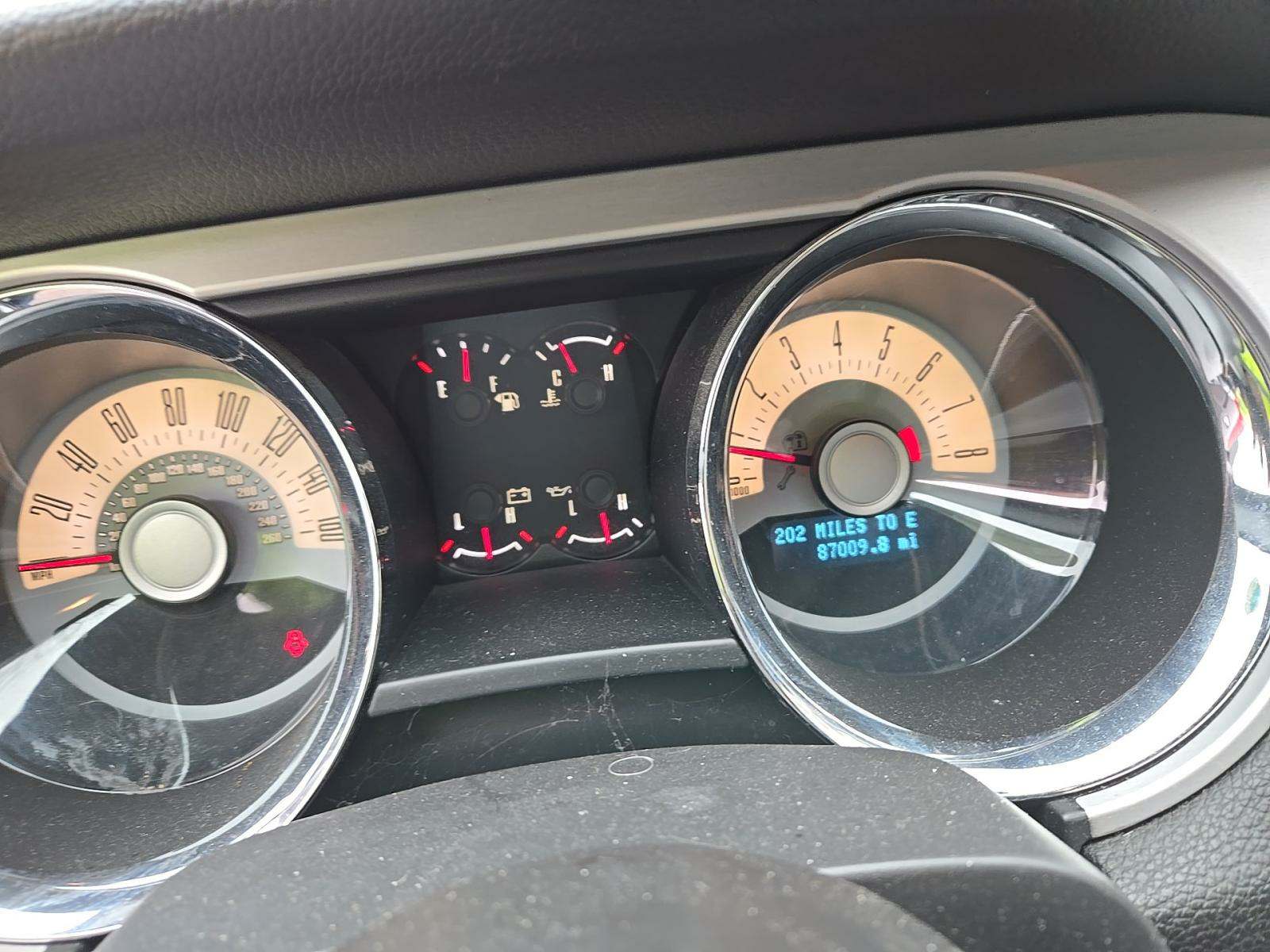 2011 Ford Mustang V6 Premium RWD