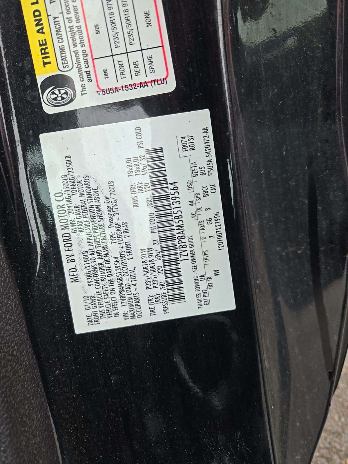 2011 Ford Mustang V6 Premium RWD