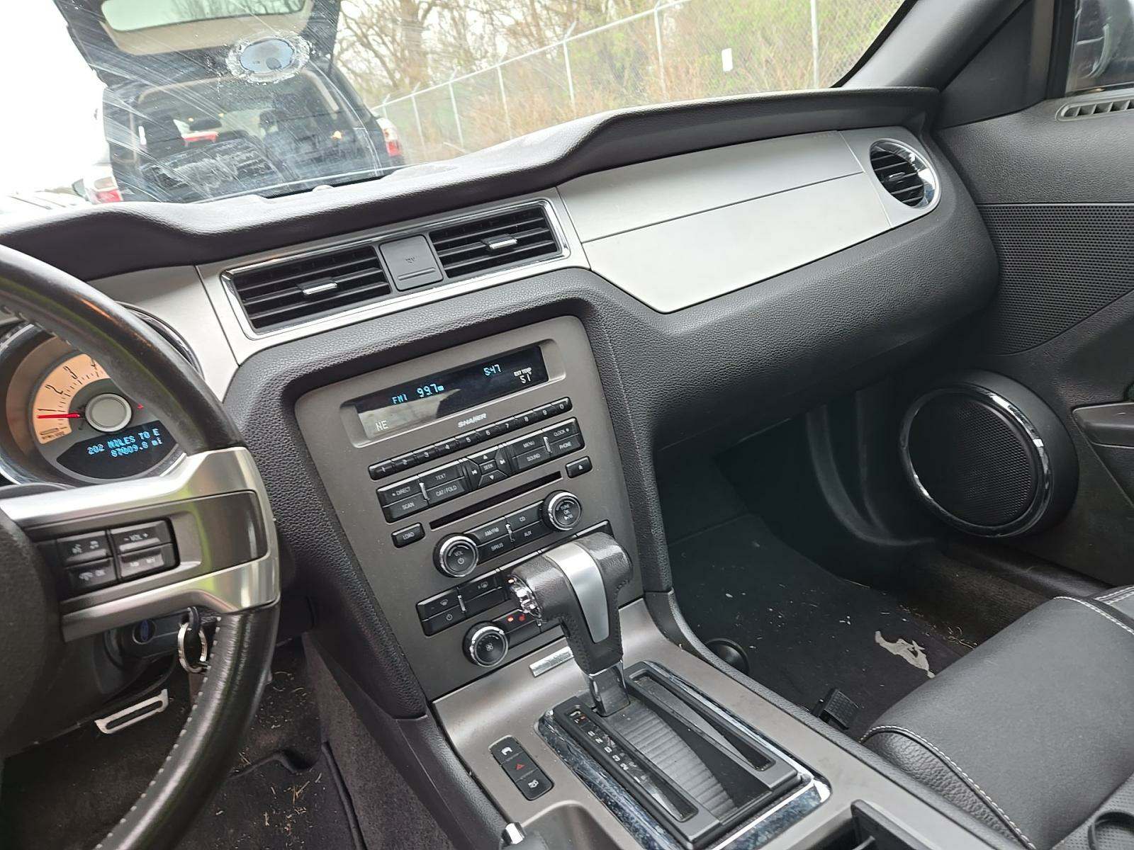 2011 Ford Mustang V6 Premium RWD