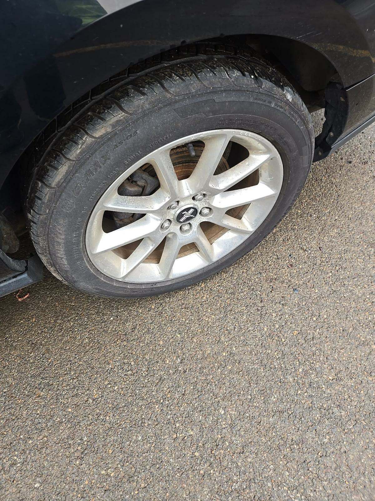 2011 Ford Mustang V6 Premium RWD