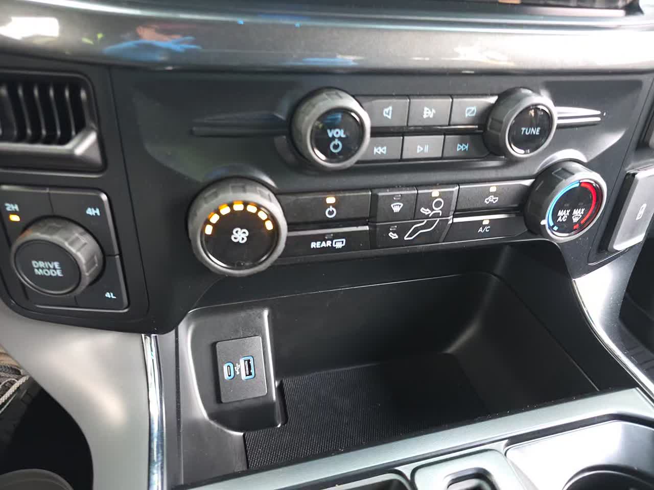 2024 Ford F-150 STX AWD