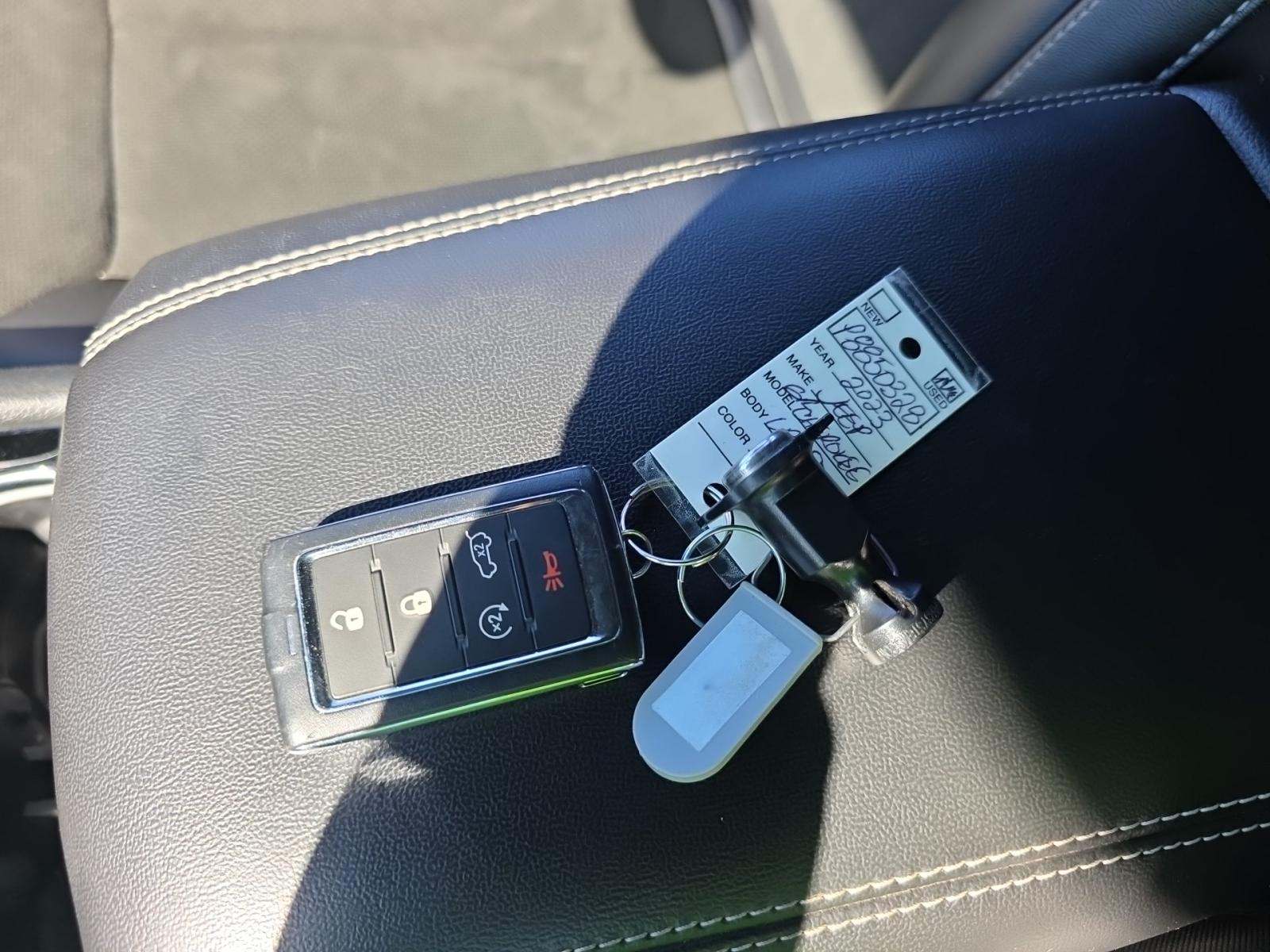 2023 Jeep Grand Cherokee Altitude AWD