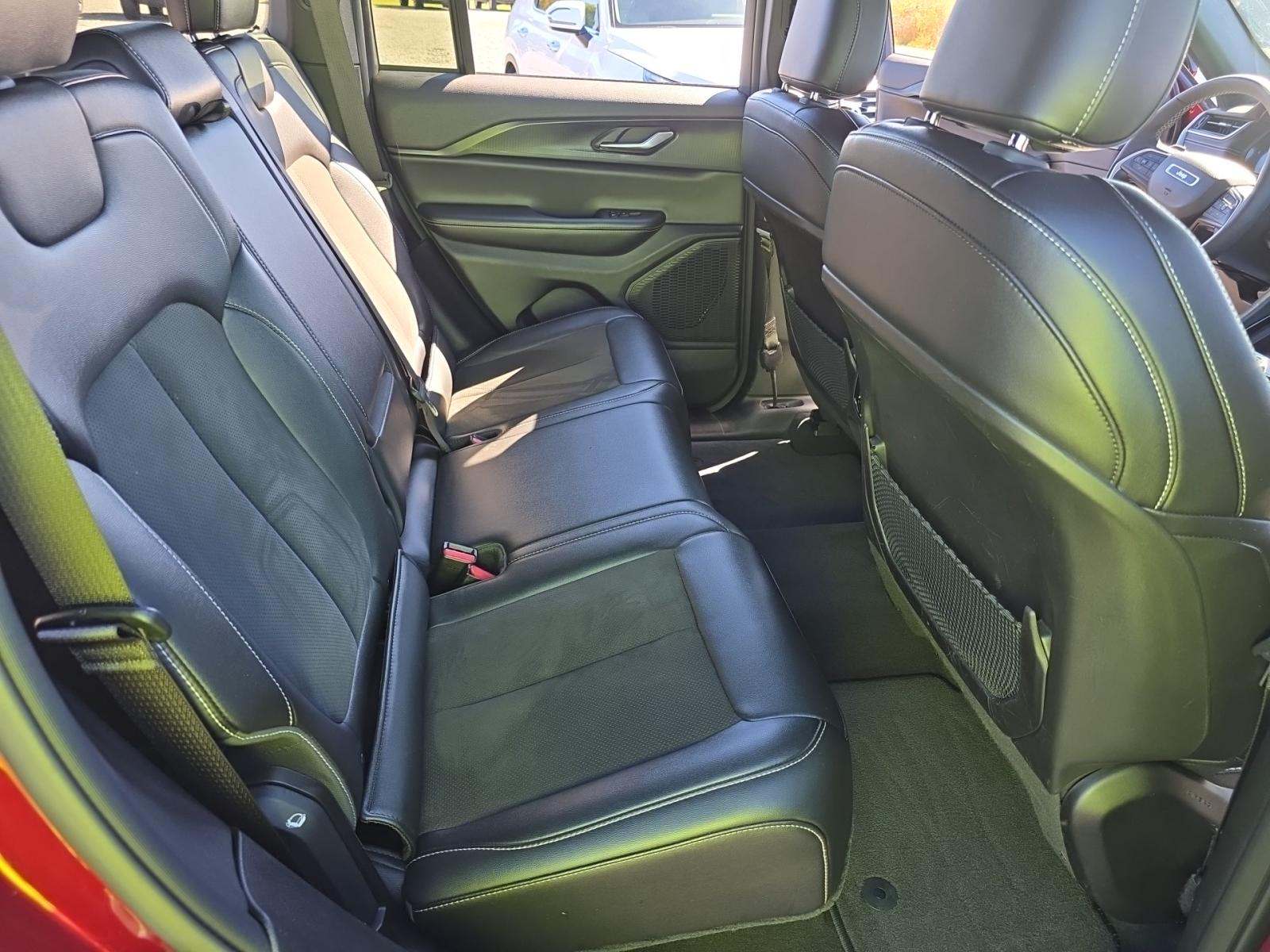 2023 Jeep Grand Cherokee Altitude AWD