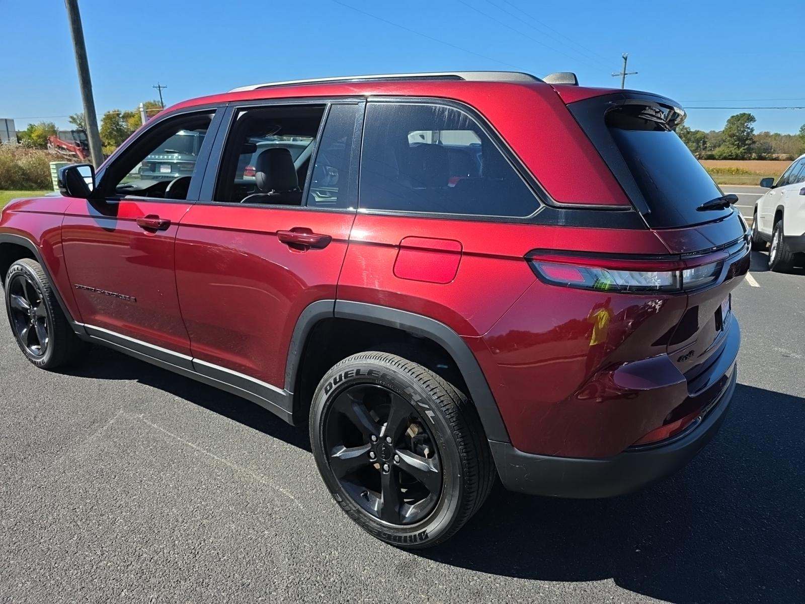 2023 Jeep Grand Cherokee Altitude AWD