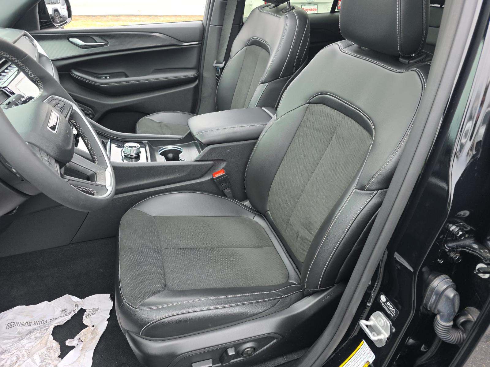 2025 Jeep Grand Cherokee Altitude X AWD