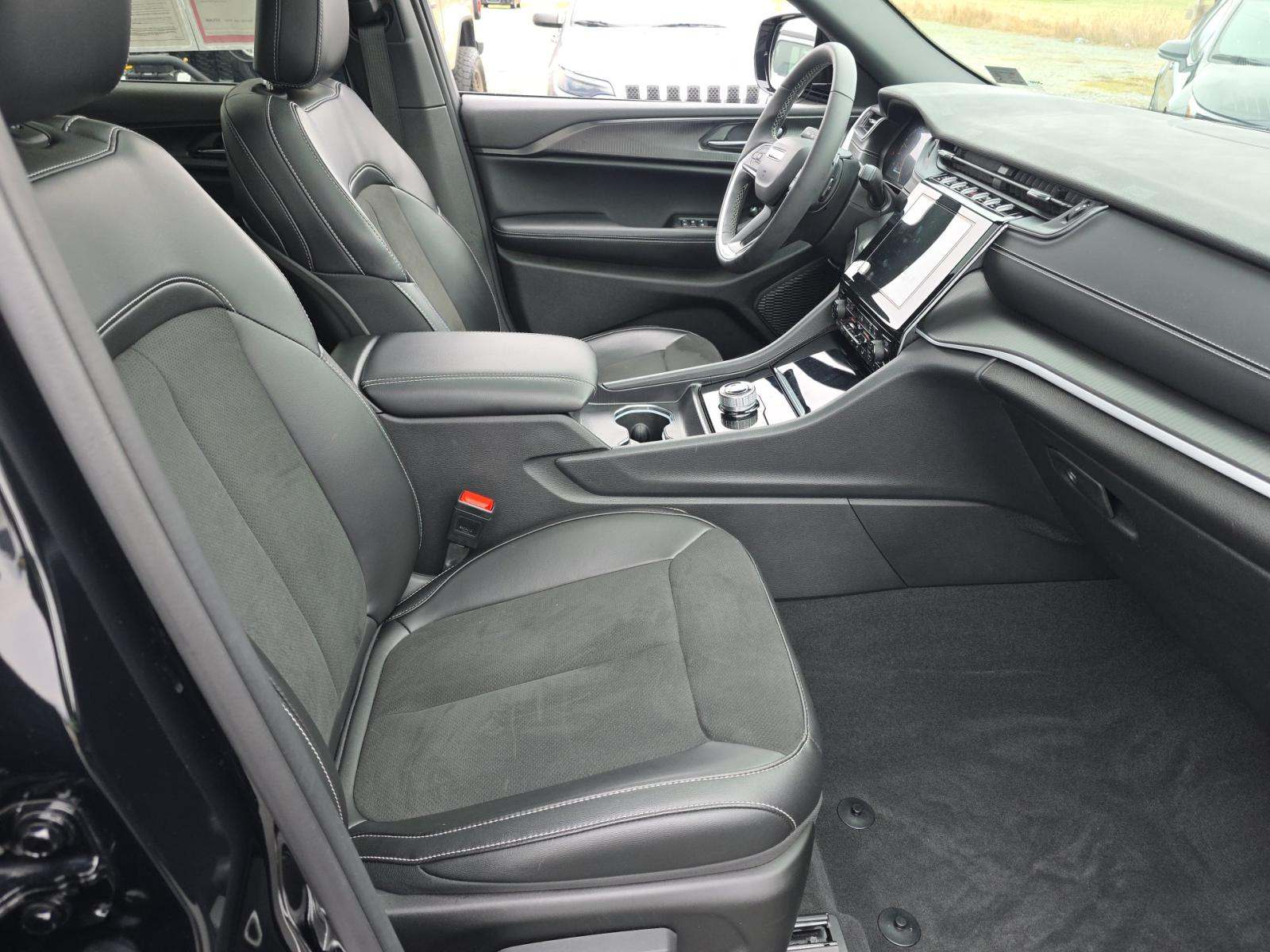 2025 Jeep Grand Cherokee Altitude X AWD