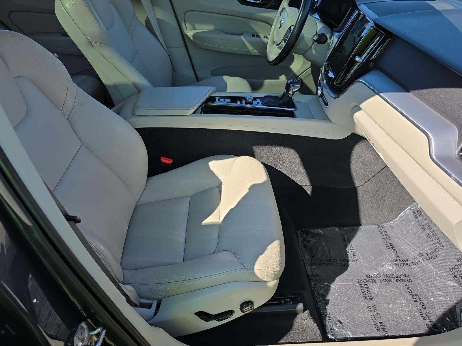 2020 Volvo XC60 T5 Momentum AWD