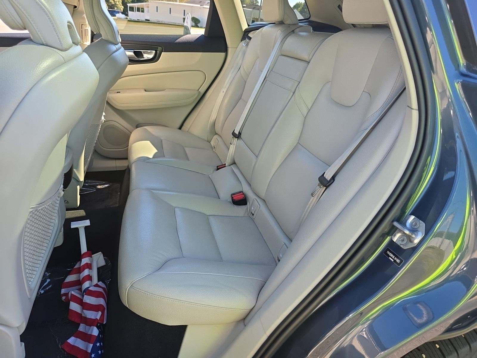 2020 Volvo XC60 T5 Momentum AWD