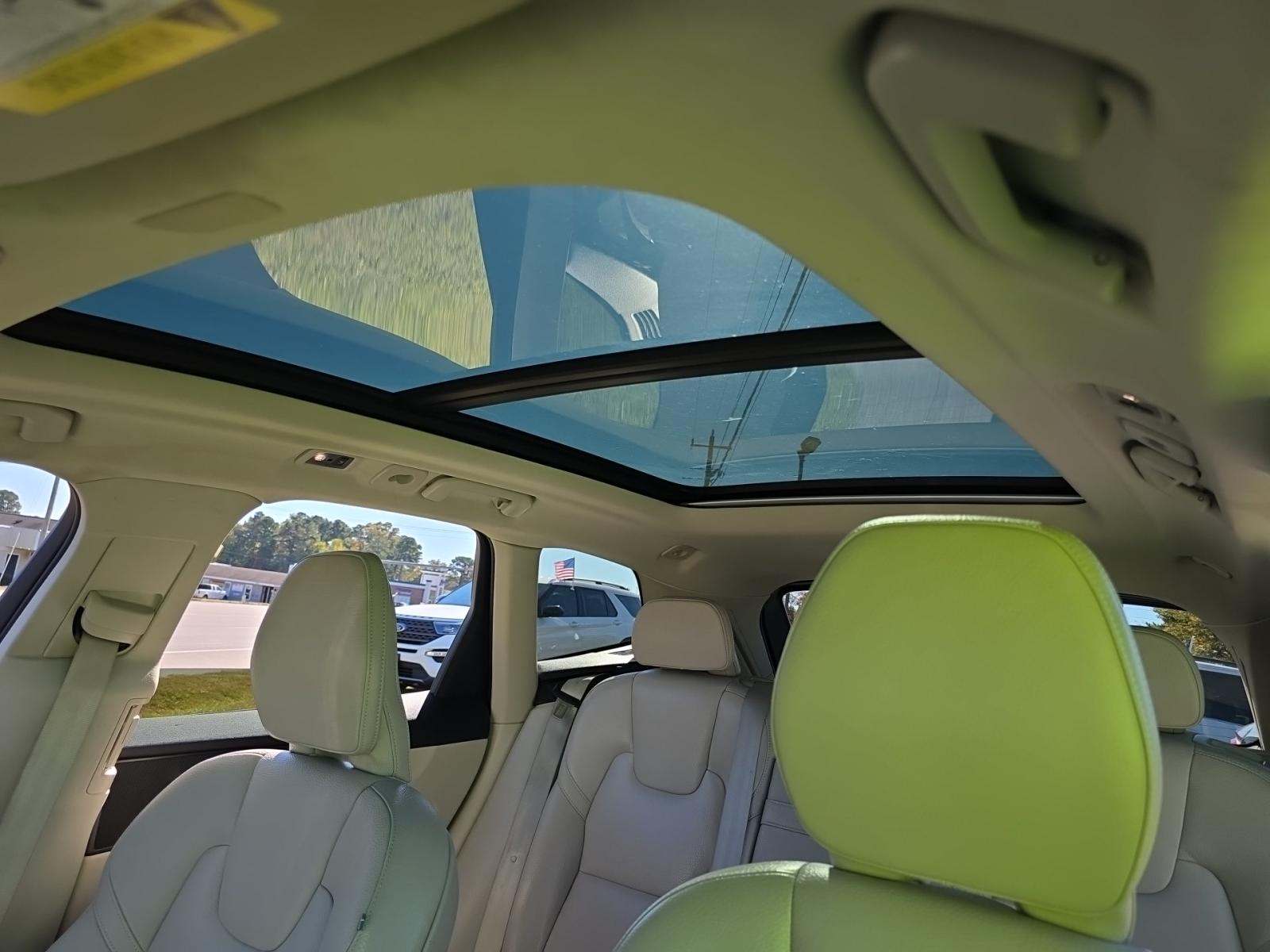 2020 Volvo XC60 T5 Momentum AWD