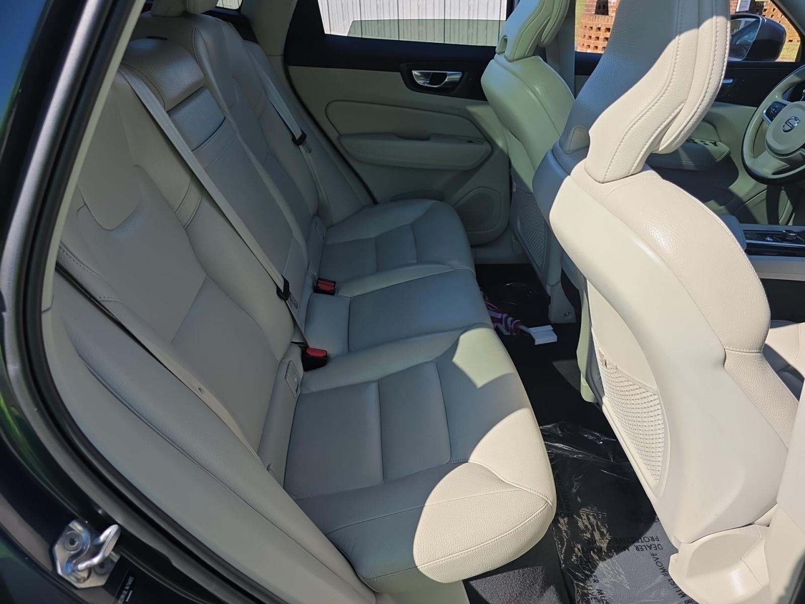 2020 Volvo XC60 T5 Momentum AWD