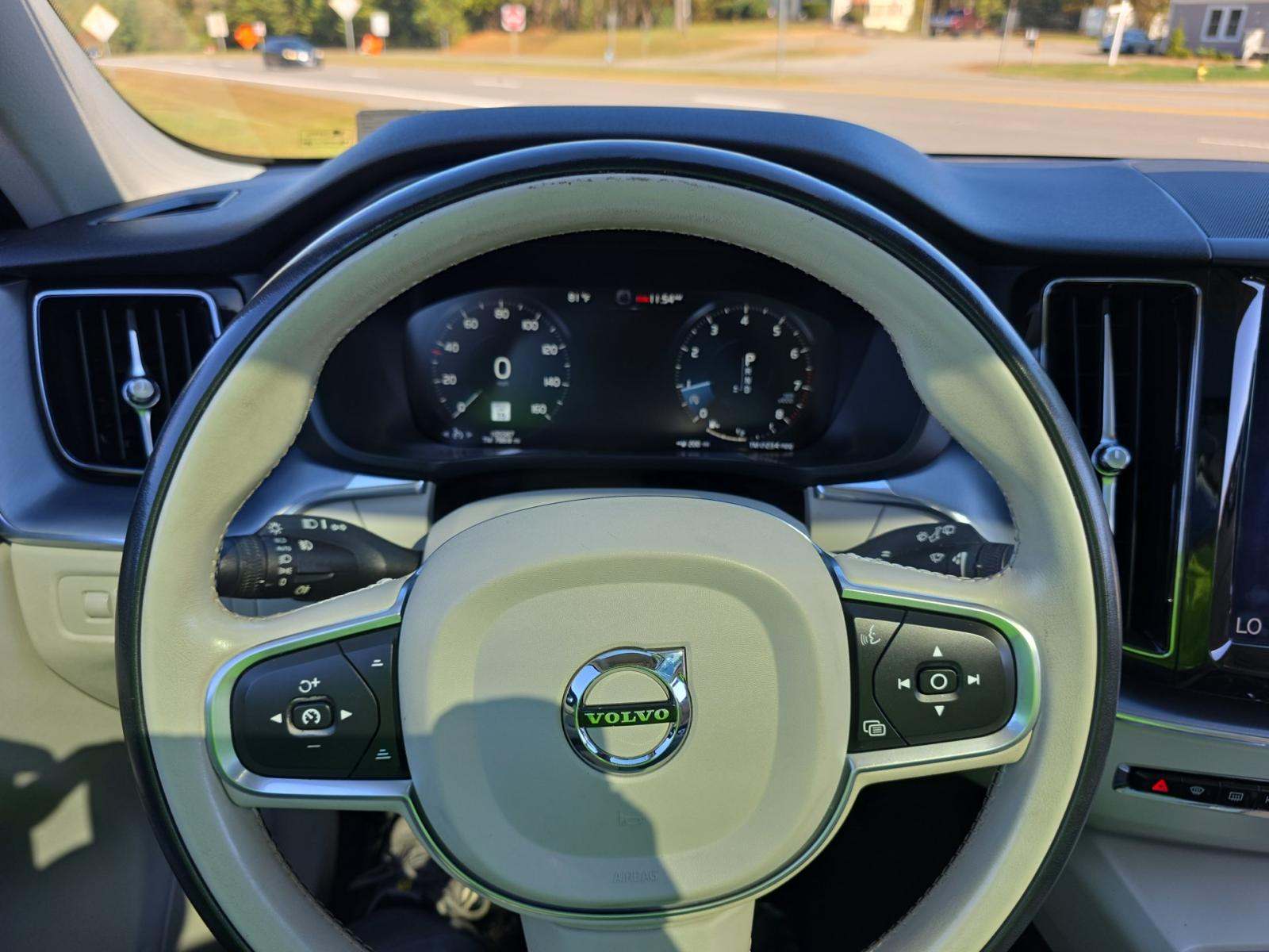 2020 Volvo XC60 T5 Momentum AWD